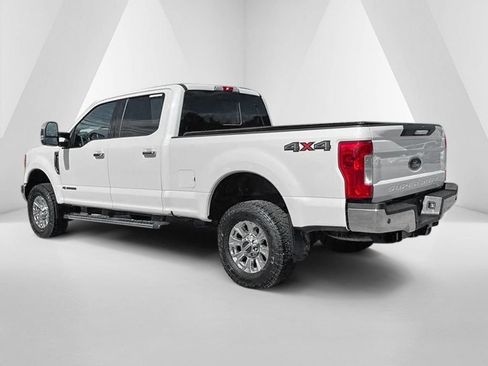 Used 2017 Ford F250 Lariat w/ Chrome Package AWD/4WD image 5