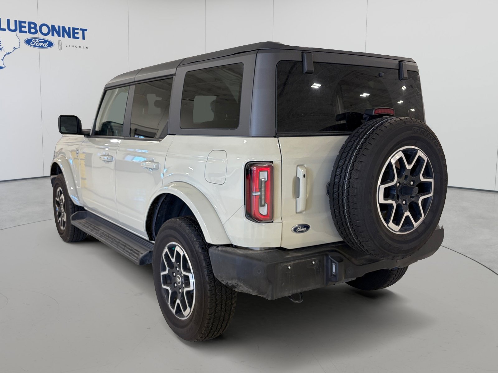 Used 2025 Ford Bronco Outer Banks AWD/4WD image 7