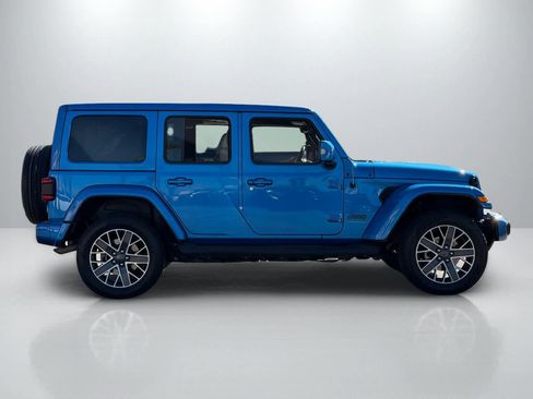 Used 2023 Jeep Wrangler Unlimited Sahara AWD/4WD image 8