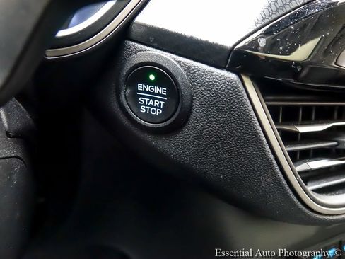 Certified 2022 Ford Escape SEL w/ SEL Stealth AWD Package image 17