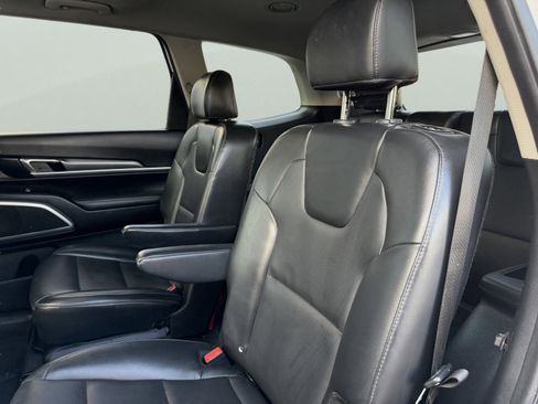 Used 2020 Kia Telluride S image 37