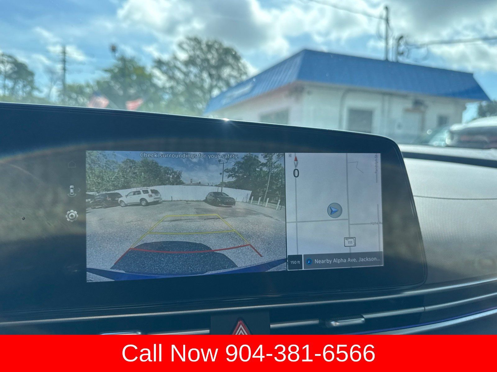 Used 2025 Hyundai Elantra SEL FWD image 29