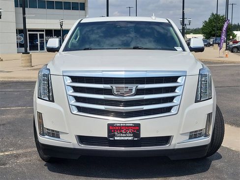 Used 2016 Cadillac Escalade Luxury image 9