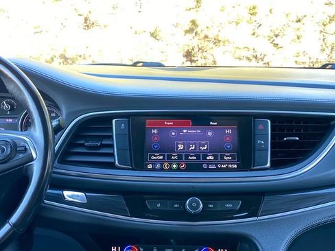 Used 2020 Buick Enclave Essence w/ Sport Touring Edition image 21