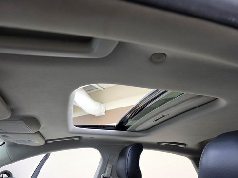 Used 2018 Ford Fusion Titanium FWD image 35