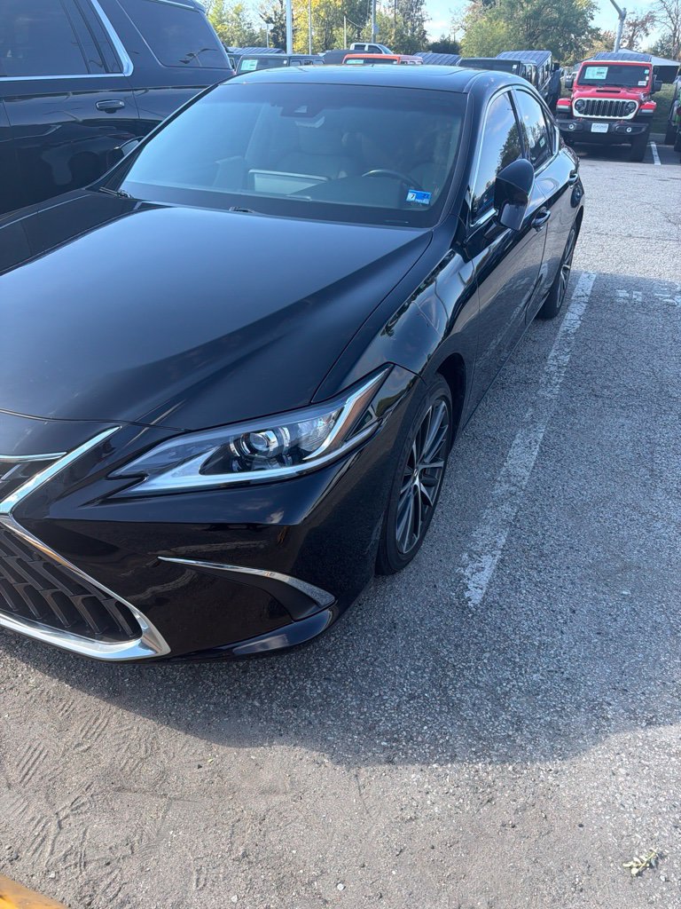 Used 2023 Lexus ES 300h w/ Premium Package FWD image 1