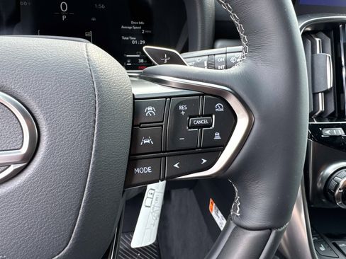 New 2026 Lexus LX 700h Luxury image 30