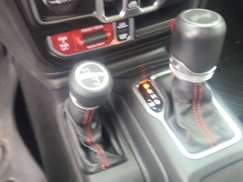 Used 2021 Jeep Wrangler Unlimited Rubicon AWD/4WD image 21