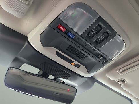 Certified 2024 Subaru Crosstrek 2.5i Limited w/ Crosstrek Mirror Package image 20