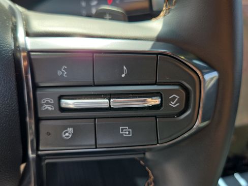 Used 2025 GMC Acadia AT4 w/ Super Cruise Package AWD/4WD image 25