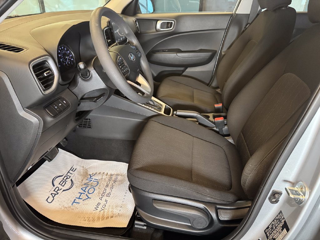 Used 2020 Hyundai Venue SE FWD image 20