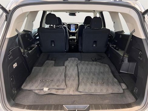 Used 2024 Subaru Ascent Premium w/ Convenience Package image 7