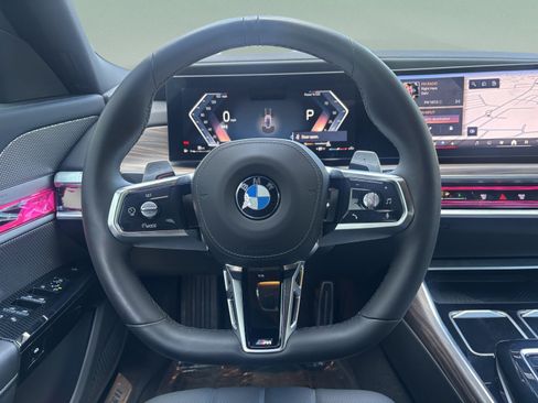 Used 2025 BMW 760i xDrive w/ Premium Package AWD/4WD image 8