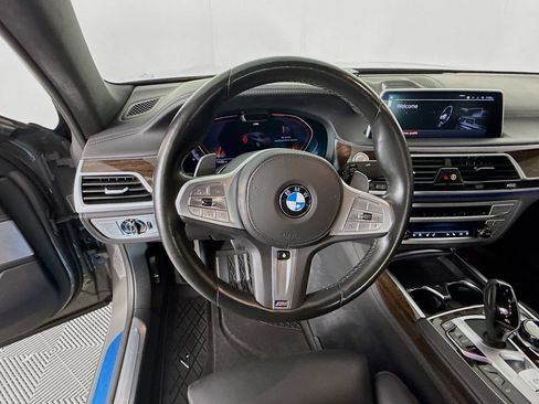 Used 2022 BMW 750i xDrive w/ Autobahn Package AWD/4WD image 12