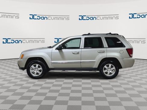 Used 2010 Jeep Grand Cherokee Laredo AWD/4WD image 5