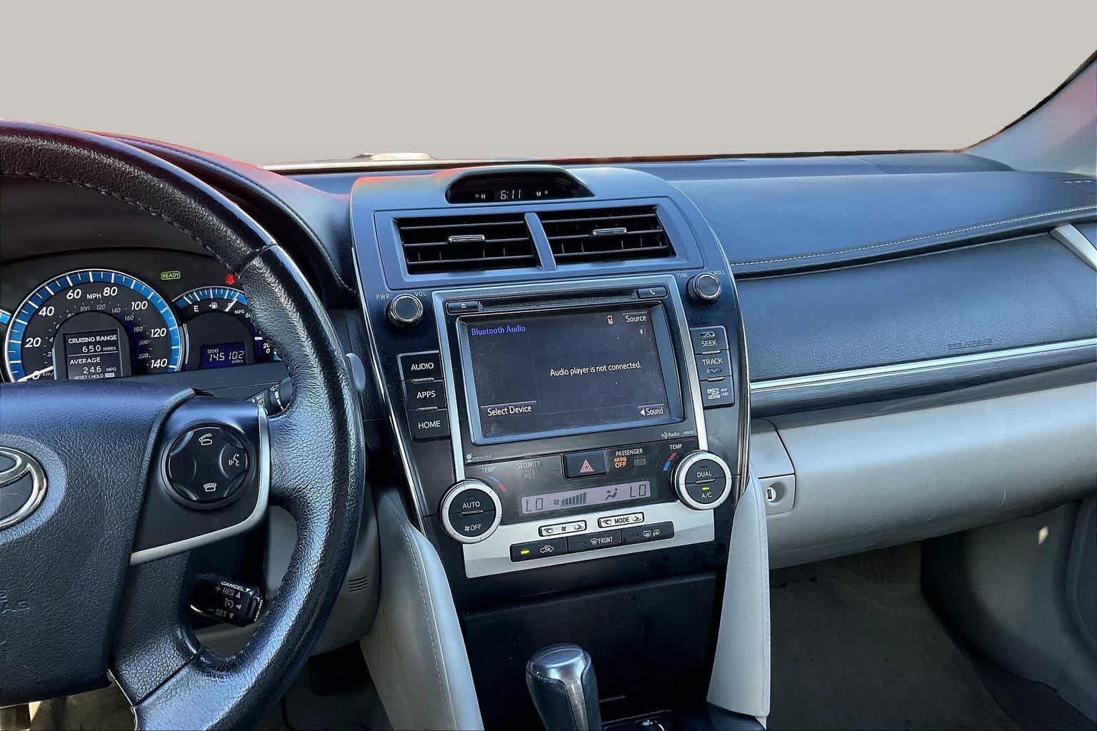 Used 2014 Toyota Camry XLE w/ Leather Package FWD image 6