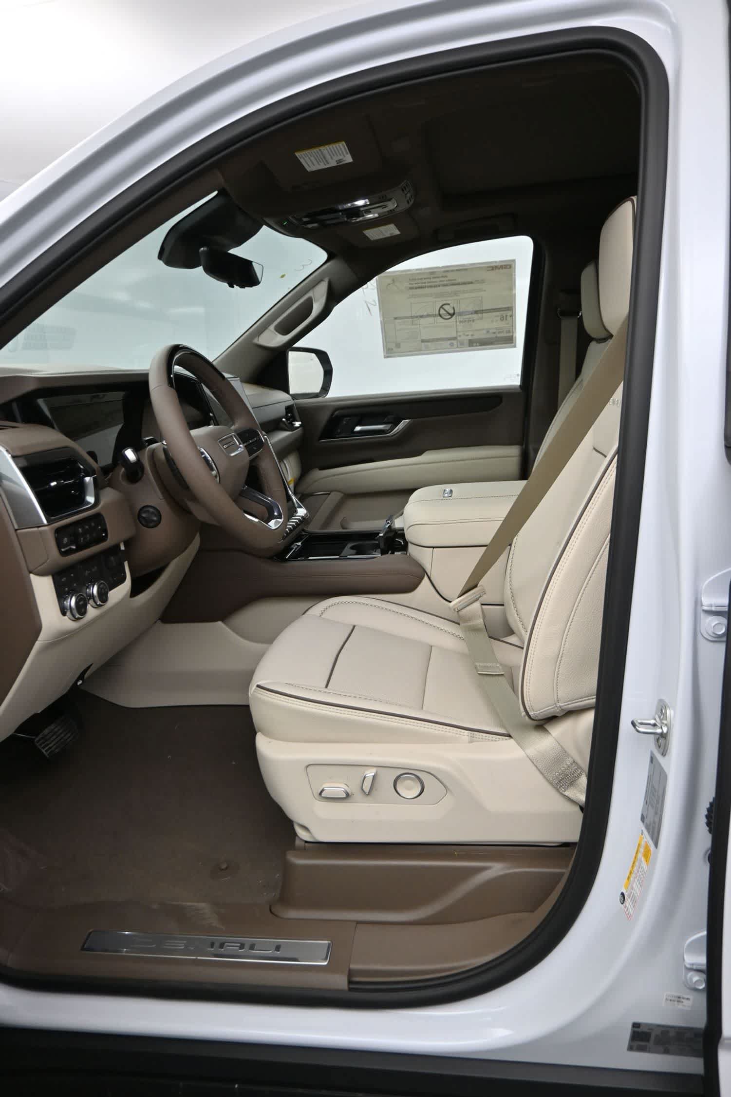 New 2027 GMC Yukon Denali w/ Denali Reserve Package AWD/4WD image 12