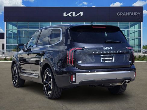 Used 2025 Kia Telluride EX image 4