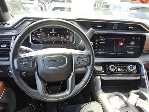 Used 2024 GMC Sierra 2500 Denali Ultimate w/ Max Trailering Package AWD/4WD image 3