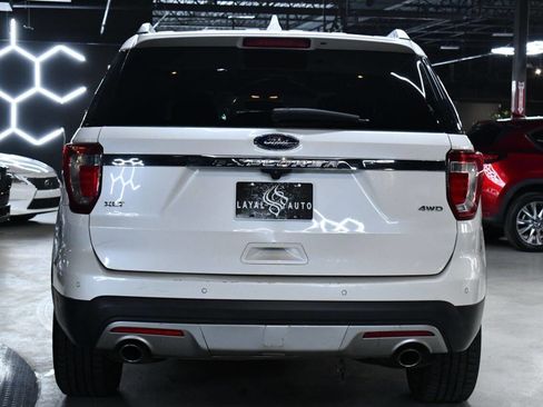 Used 2017 Ford Explorer XLT w/ Equipment Group 202A image 8
