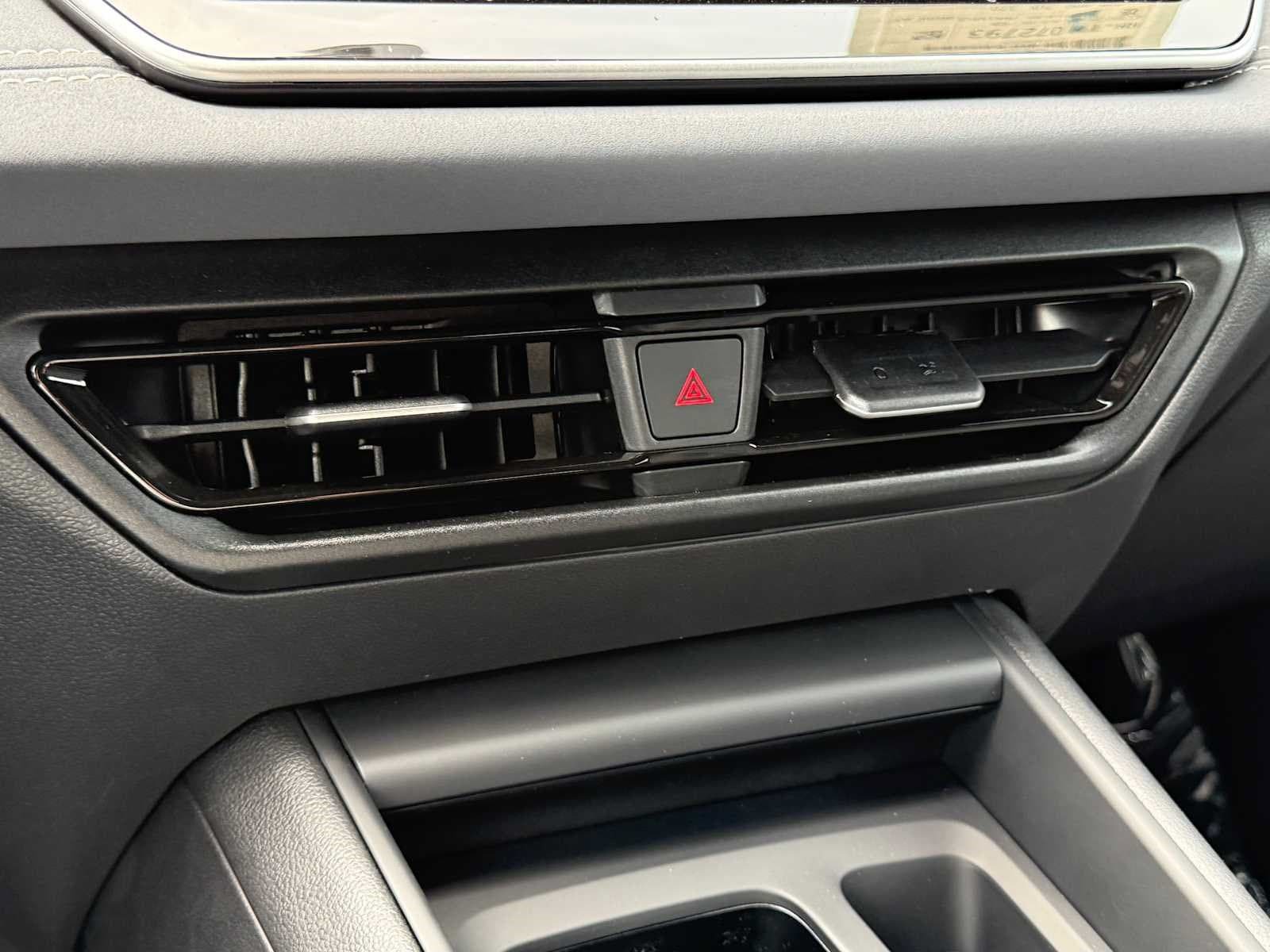 New 2026 Volkswagen Tiguan SE R-Line AWD/4WD image 14
