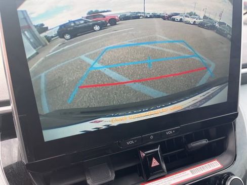 Used 2025 Toyota Corolla SE image 19