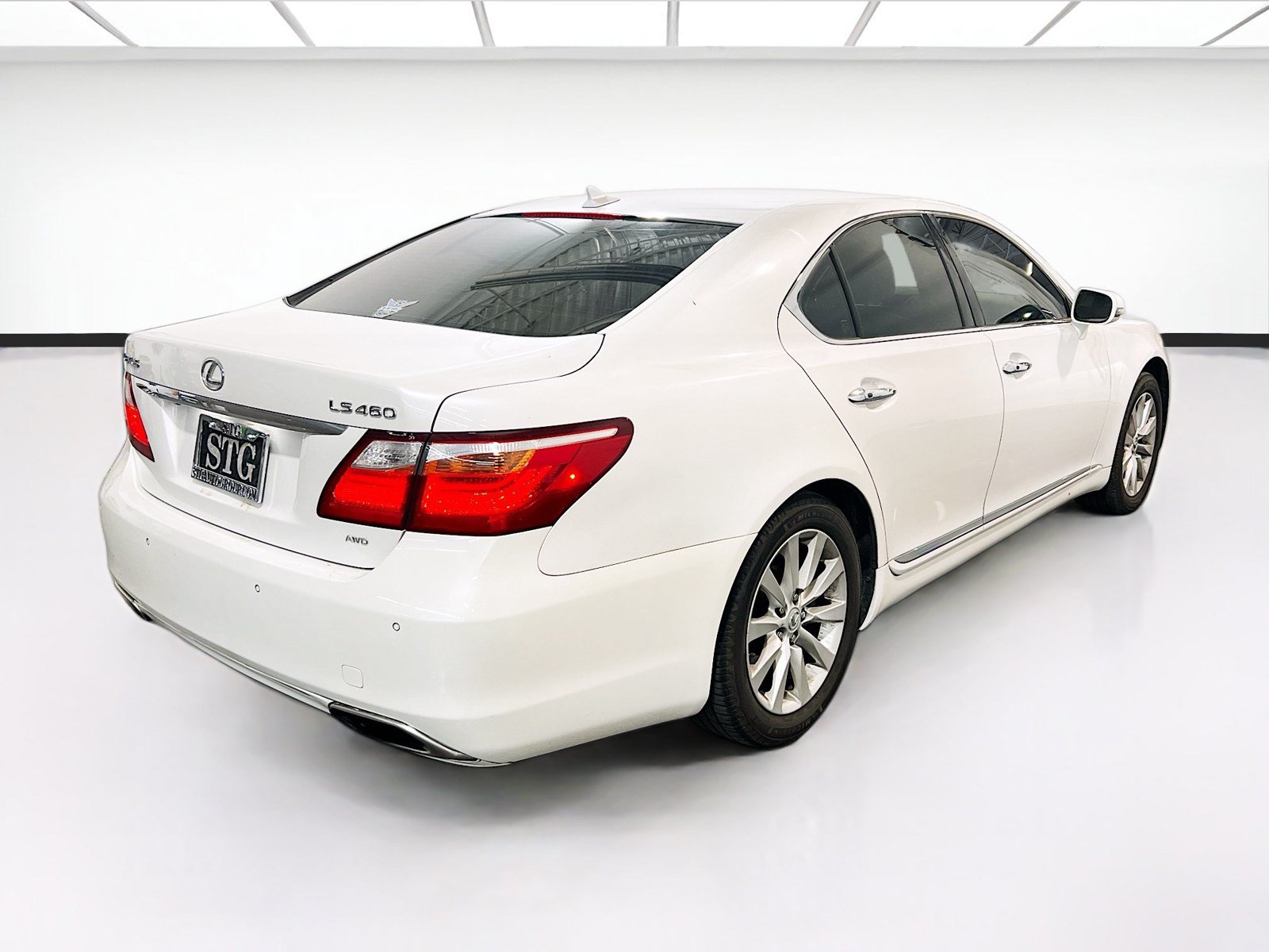 Used 2010 Lexus LS 460 AWD w/ Comfort Pkg image 4