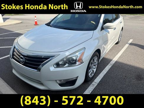 Used 2014 Nissan Altima 2.5 S FWD image 2