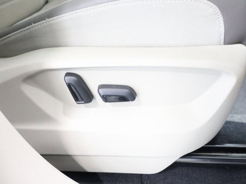 Used 2021 Volkswagen Atlas SEL Premium image 22