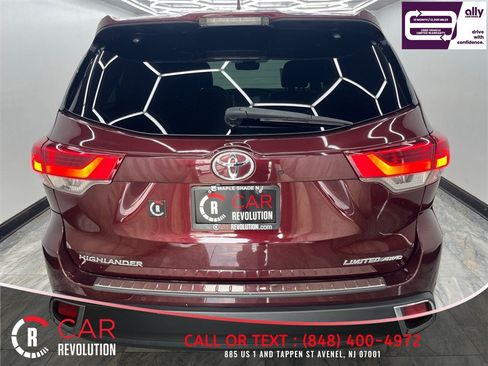 Used 2017 Toyota Highlander Limited w/ Protection Package #3 AWD/4WD image 6