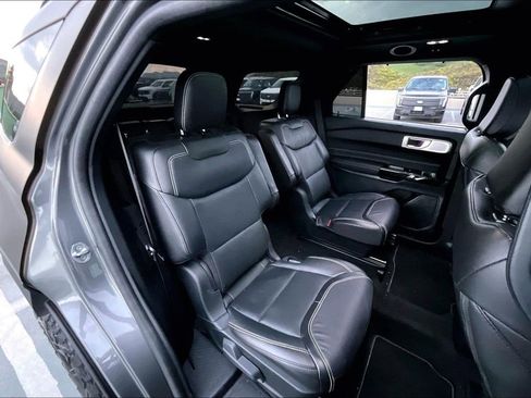 Used 2023 Ford Explorer ST w/ Equipment Group 401A image 29
