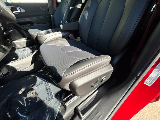 New 2027 Chrysler Pacifica Select FWD image 19