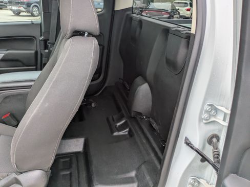 Used 2022 Chevrolet Colorado LT w/ Fleet Safety Package RWD image 13