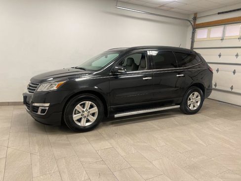 Used 2014 Chevrolet Traverse LT FWD image 2