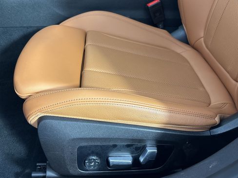 Used 2023 BMW 330i Sedan w/ Premium Package RWD image 15