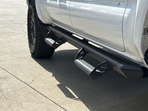 Used 2023 Toyota Tacoma SR5 RWD image 9