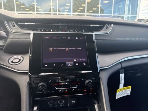 New 2025 Jeep Grand Cherokee Altitude AWD/4WD image 22