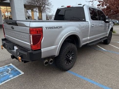 Used 2021 Ford F250 Lariat image 3