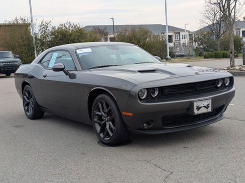 Used 2022 Dodge Challenger SXT w/ Driver Convenience Group image 3