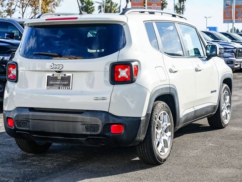 Used 2015 Jeep Renegade Latitude w/ Popular Equipment Group image 4