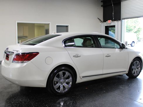 Used 2010 Buick LaCrosse CXL w/ Luxury Package FWD image 3