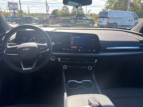 Certified 2025 Chevrolet Traverse LT image 16