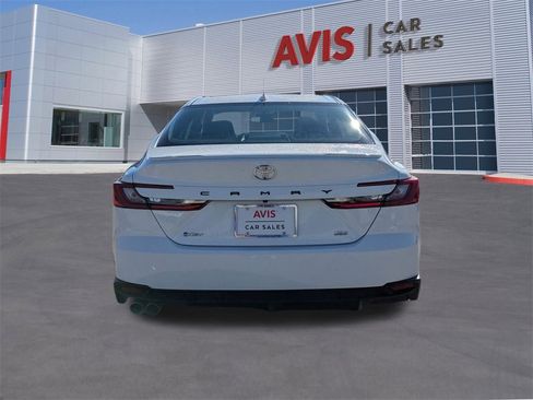 Used 2025 Toyota Camry SE image 7
