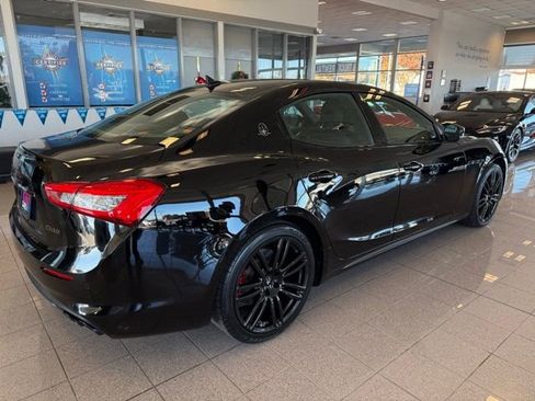 Used 2018 Maserati Ghibli image 3