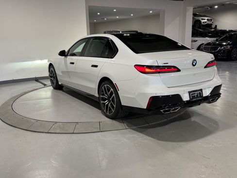 Used 2023 BMW 760i xDrive w/ Executive Package AWD/4WD image 15