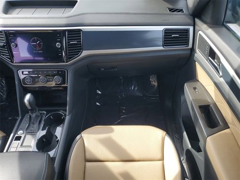 Used 2022 Volkswagen Atlas Cross Sport SE image 15