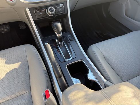 Used 2015 Honda Accord Touring image 18