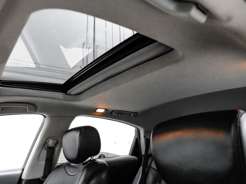 Used 2016 INFINITI QX70 3.7 w/ Premium Package image 37