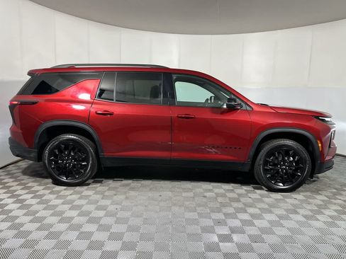 Used 2025 Chevrolet Traverse LT w/ Midnight/Sport Edition FWD image 9