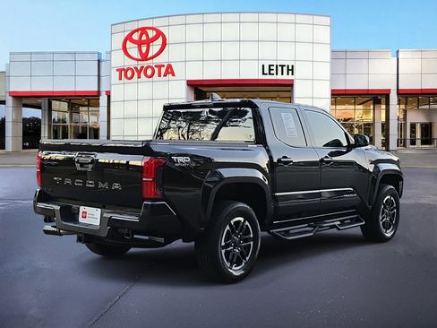 Certified 2025 Toyota Tacoma TRD Sport image 5